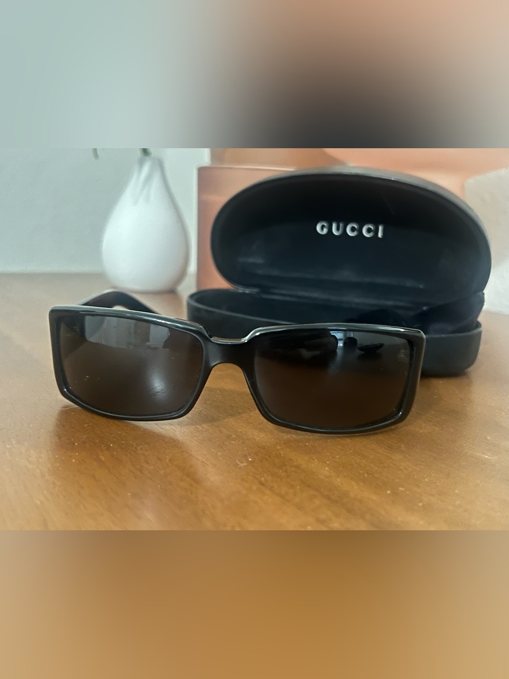 Vintage Y2K era Gucci Black Sunglasses with Silver GG Accent - Picture 2 of 4